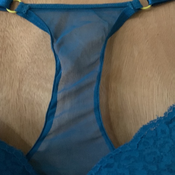 Victoria’s Secret - teal, mesh razor back bra w/animal print - Picture 2 of 9